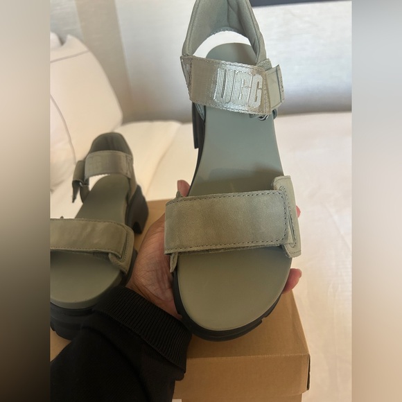 Excellent Condition Ashton Ugg Platform 8.5 Shaded Clover Sandal Strap - Picture 10 of 15